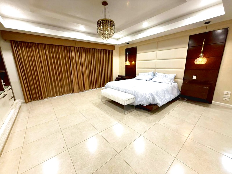 Dormitorio con acabados modernos